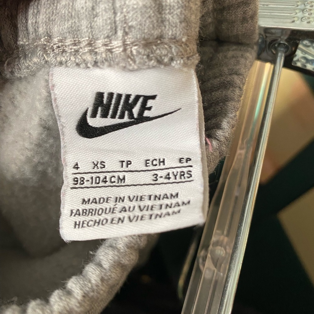 Nike Kids' Fleece Pullover Joggers Set Grey SZ 4XS
3-4 years old - Picture 10 of 10